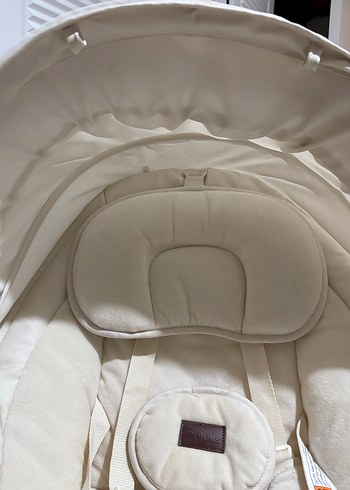Bej rengi bebek ana kucağı - Görsel 3