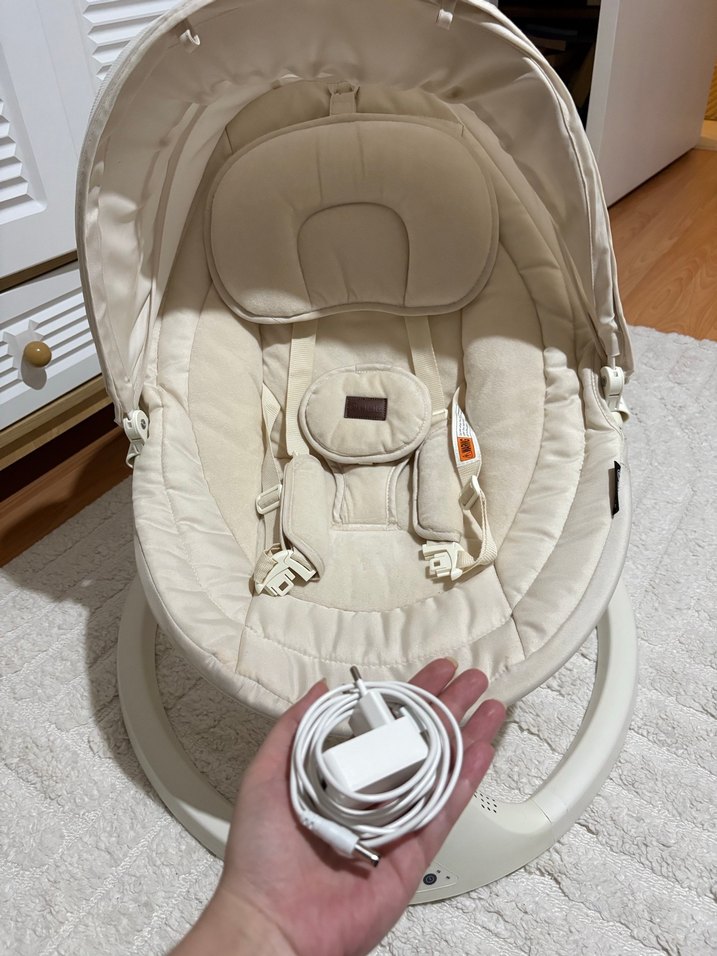 Bej rengi bebek ana kucağı - Görsel 4