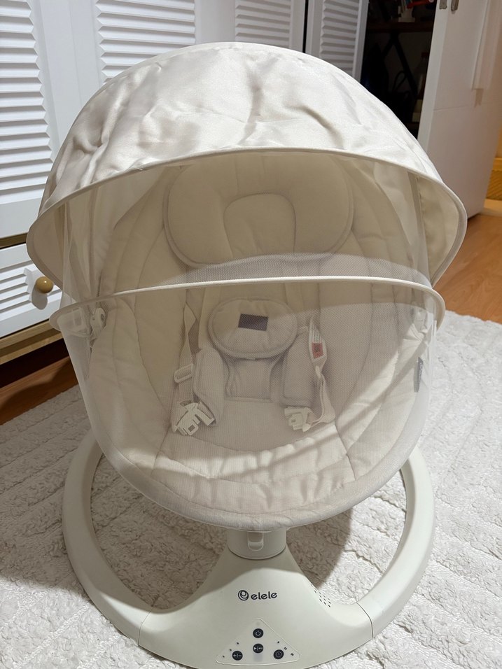 Bej rengi bebek ana kucağı - Görsel 5