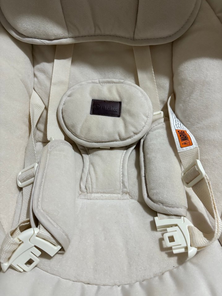 Bej rengi bebek ana kucağı - Görsel 2