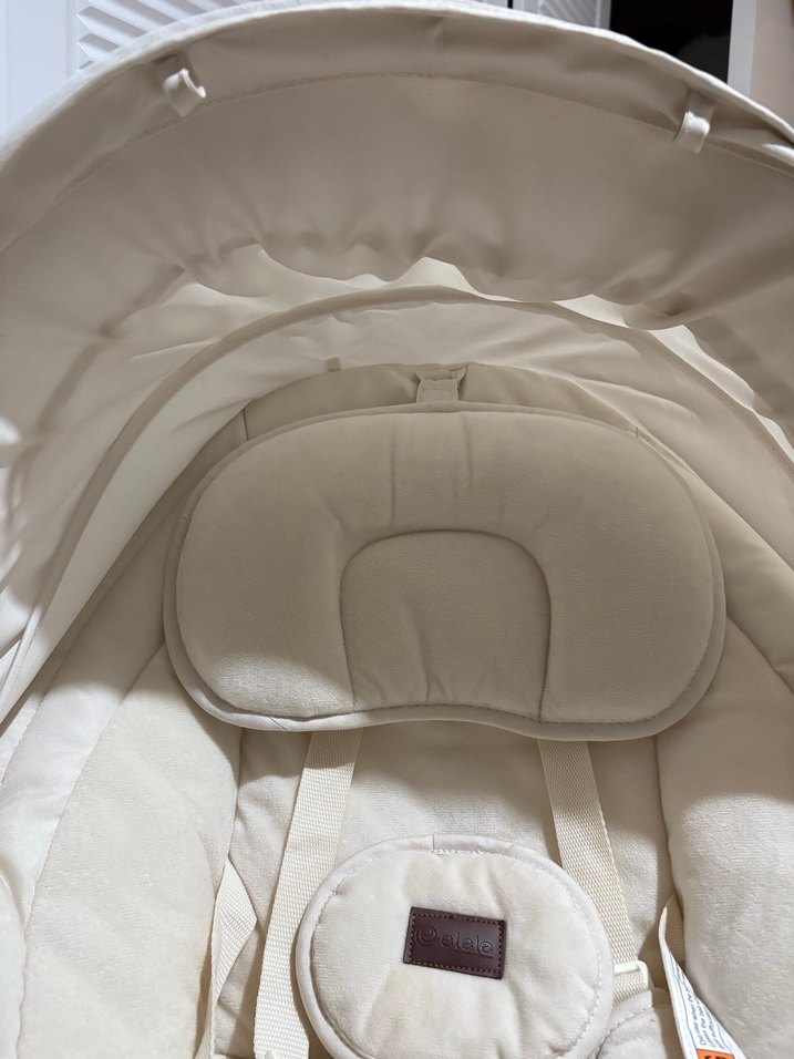 Bej rengi bebek ana kucağı - Görsel 3