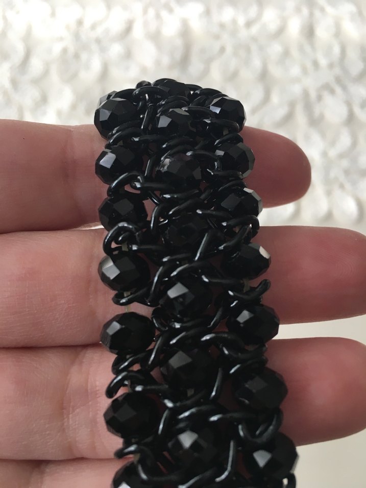 Siyah Boncuklu Gotik Kadın Bileklik - Görsel 2