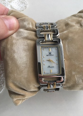 Kadın Gri ve Altın Renk Modern Klasik Saat - Görsel 2