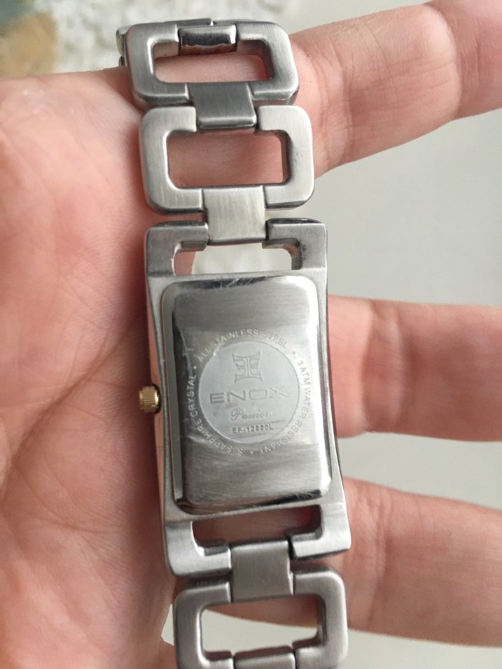 Kadın Gri ve Altın Renk Modern Klasik Saat - Görsel 4