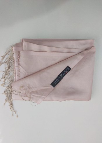 Bej Parlak Kadın Saten Şal - Görsel 3