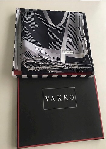 Vakko Siyah Kadın Şal Velcro Detaylı