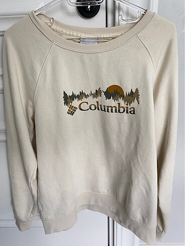 Bej columbia sweatshirt