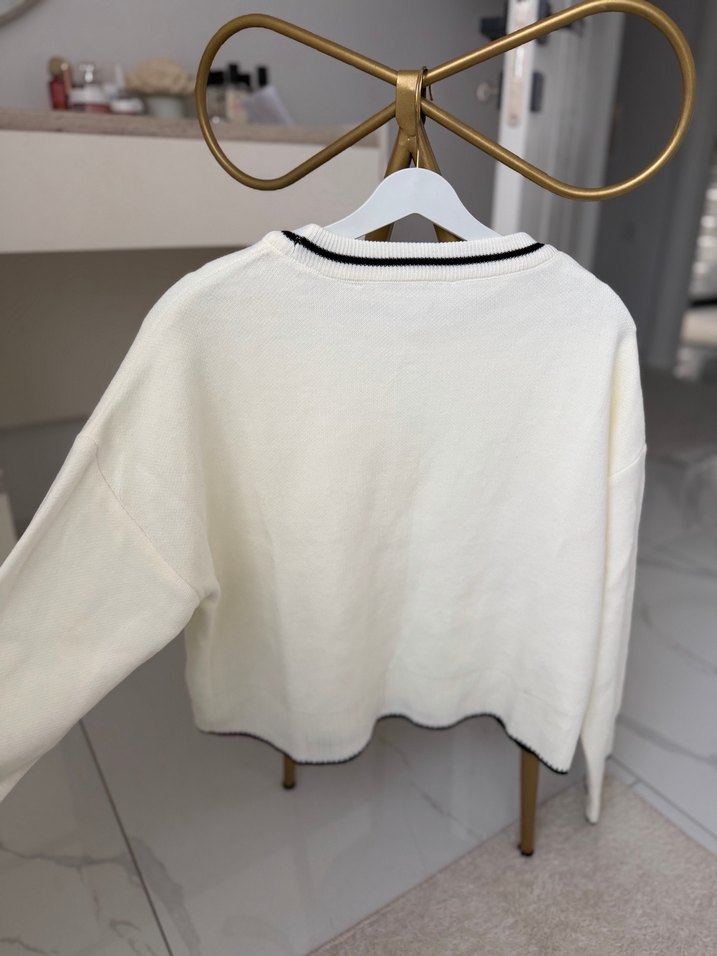 Beyaz Oversize Bisiklet Yaka Triko Kazak - Görsel 3