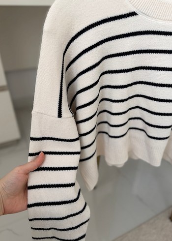 Çizgili Beyaz Örgü Kadın Kazak - Görsel 2