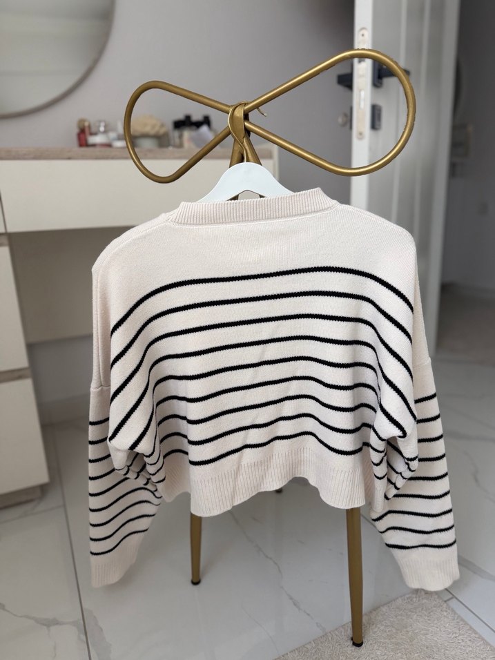 Çizgili Beyaz Örgü Kadın Kazak - Görsel 3