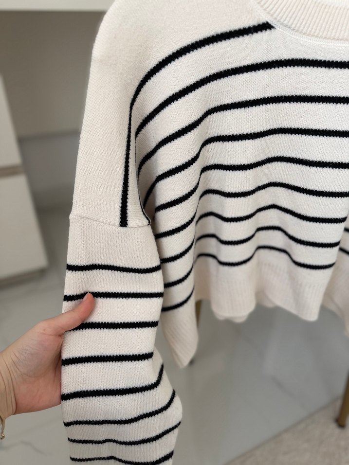 Çizgili Beyaz Örgü Kadın Kazak - Görsel 2