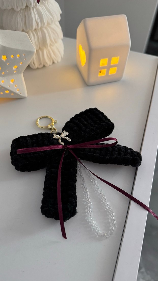 Bordo Kurdele Detaylı Siyah Anahtarlık - Görsel 2