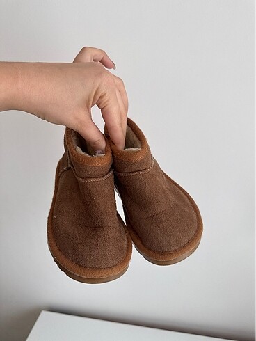 Ugg bot
