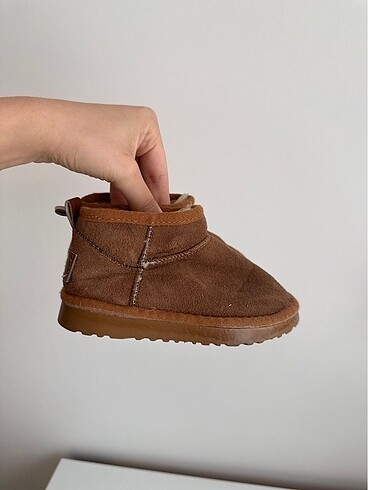 Diğer Ugg bot