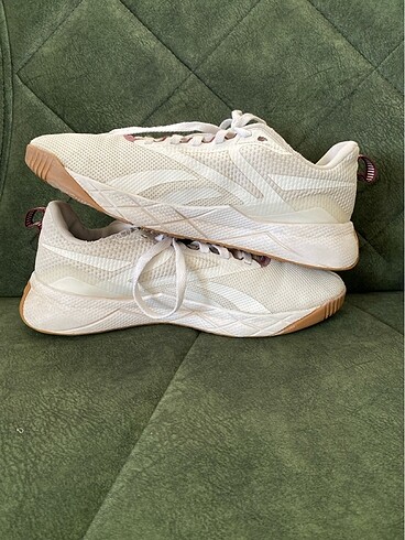 42.5 Beden beyaz Renk ORJİNAL REEBOK SPOR AYAKKABI
