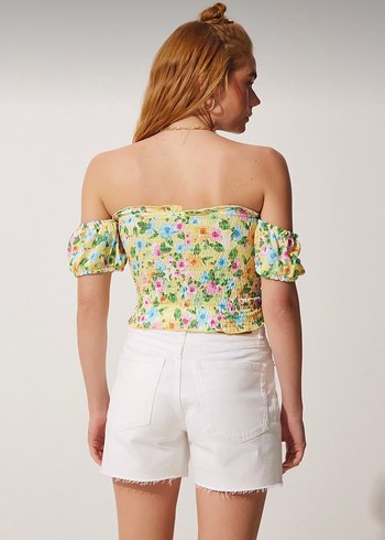 Çiçekli Sarı Büzgülü Straplez Balon Kollu Crop Bluz - Görsel 3