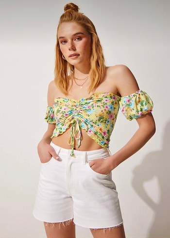 Çiçekli Sarı Büzgülü Straplez Balon Kollu Crop Bluz - Görsel 2