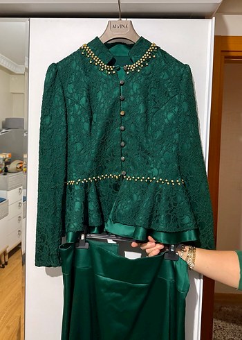 Zümrüt Yeşili Fransız Güpür Tesettür Abiye Etek Ceket Takım - Görsel 3