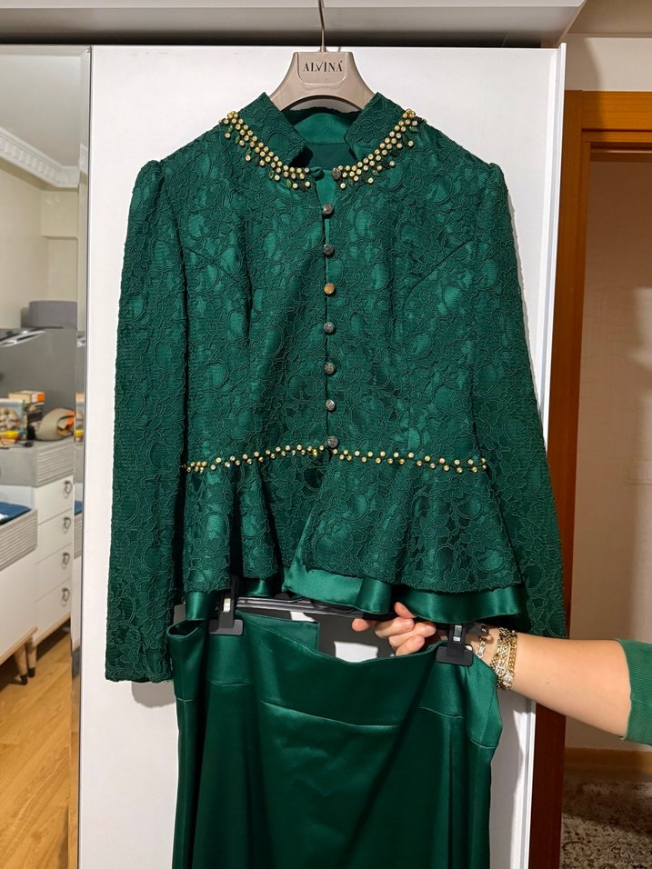 Zümrüt Yeşili Fransız Güpür Tesettür Abiye Etek Ceket Takım - Görsel 3