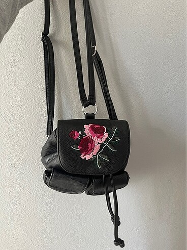 Bershka Mini Sırt Çantası