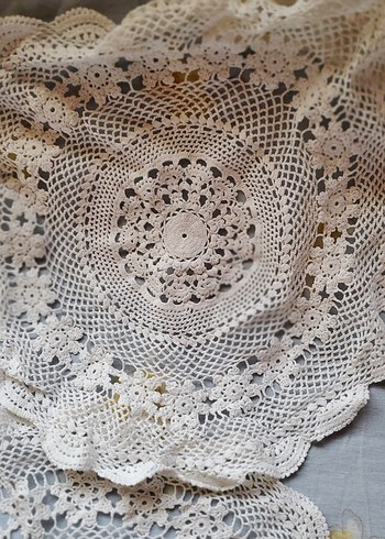 Nakışlı Beyaz Masa Örtüsü - Görsel 11