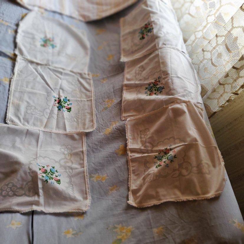 Nakışlı Beyaz Masa Örtüsü - Görsel 5