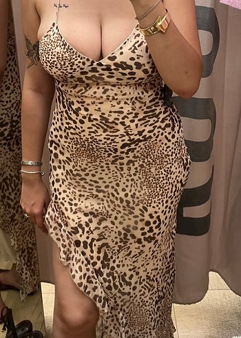 Leopar Desenli V Yaka Midi Elbise