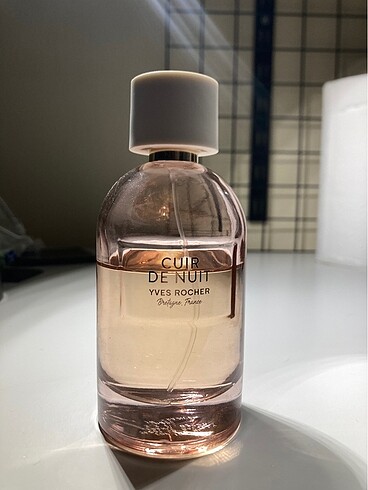 Yves rocher cuir de nuit parfüm
