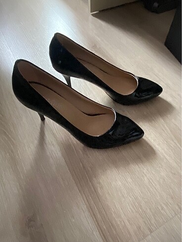 Divarese Siyah rugan stiletto