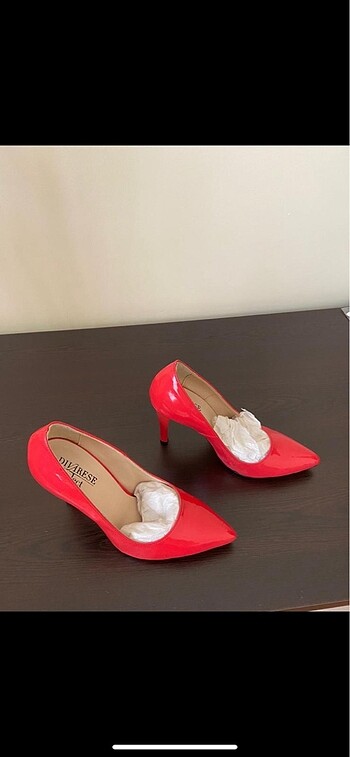 36 Beden kırmızı Renk Rugan narçiçeği stiletto
