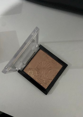 Wet n Wild highlighter - Görsel 2