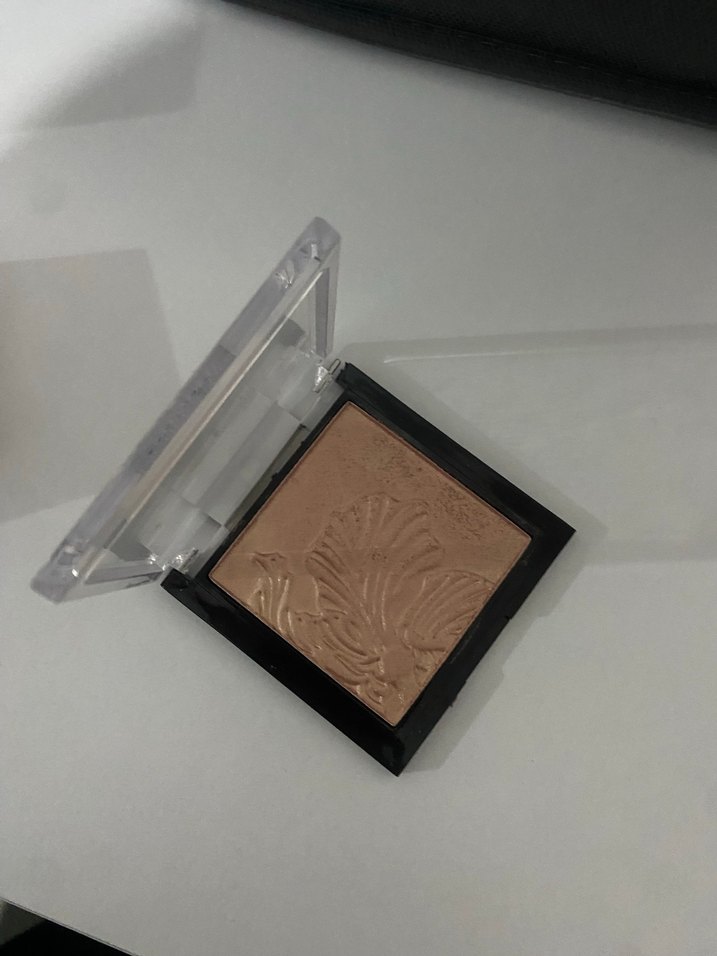 Wet n Wild highlighter - Görsel 2