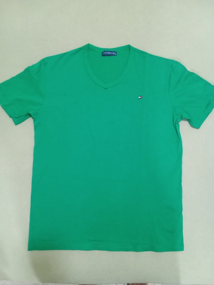 Tommy Hilfiger Erkek Yeşil V Yaka Tişört - Görsel 2