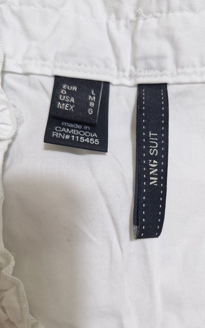 Kadın Beyaz Keten Fırfırlı V Yaka Bluz - Görsel 3