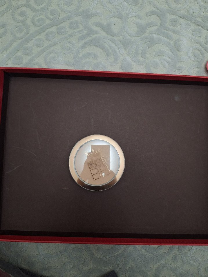 Açık Bej Renkli Pudra - Görsel 2