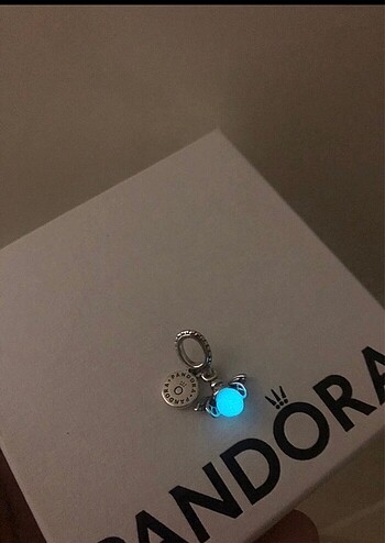 Pandora ateş böceği charm