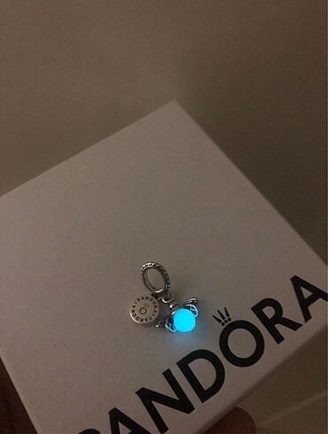 Pandora Pandora karanlıkta parlayan ateş böceği charm