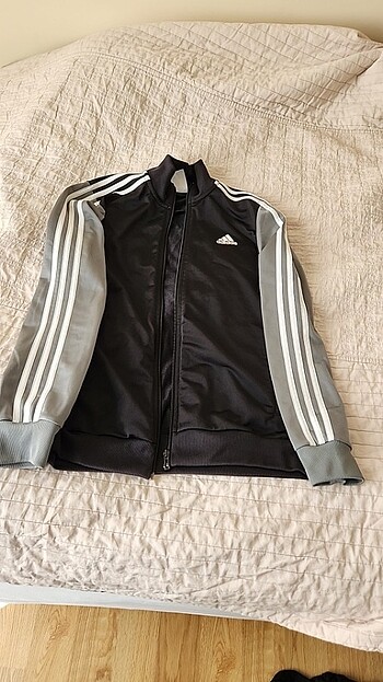 Adidas Erkek çocuk eşofman üstü