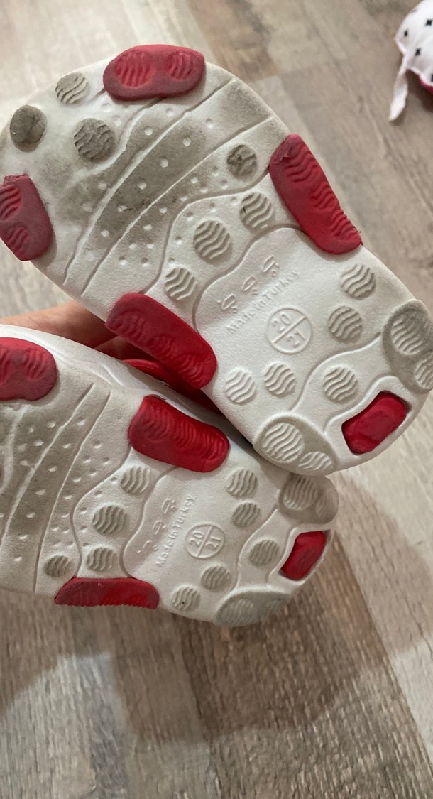 Kız Çocuk Kırmızı Cırtlı Terlik - Görsel 2