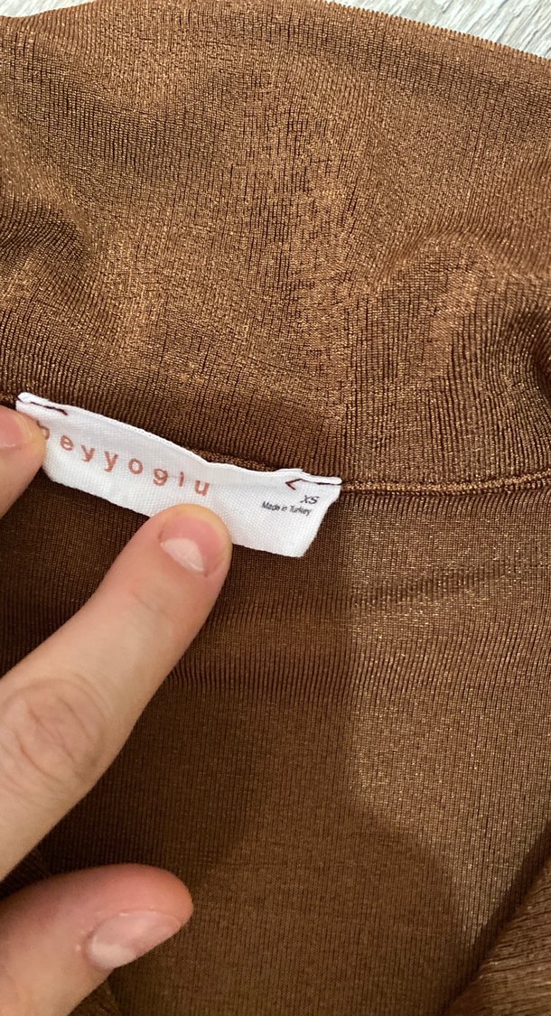 Düğmeli Kahverengi Keten Kadın Gömlek - Görsel 2