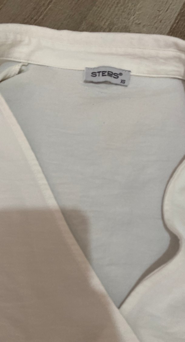 V Yaka Beyaz Keten Kadın Gömlek - Görsel 3