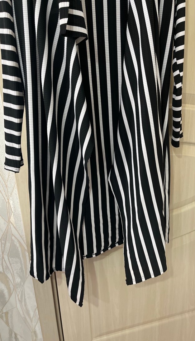 Uzun Kollu Siyah Beyaz Çizgili Kadın Sabahlık - Görsel 5