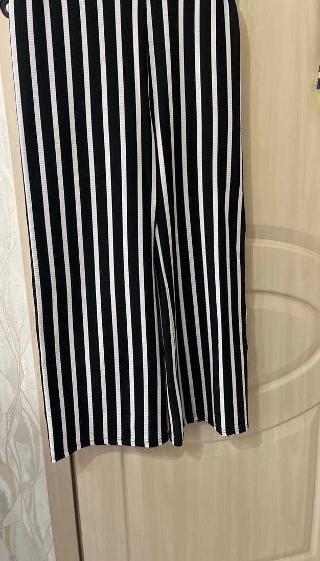 Kadın Siyah Beyaz Çizgili Pilili Kumaş Pantolon - Görsel 2