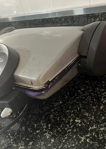 Parlak Siyah Tost ve Sandviç Makinesi - Görsel 4