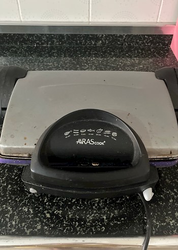 Parlak Siyah Tost ve Sandviç Makinesi - Görsel 3