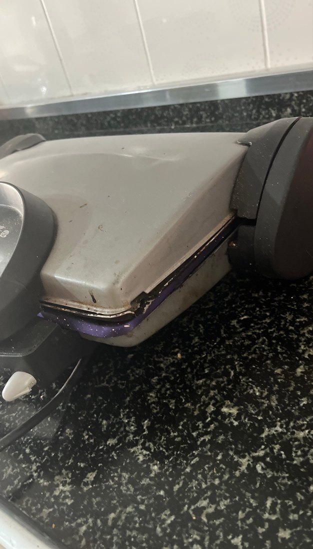 Parlak Siyah Tost ve Sandviç Makinesi - Görsel 4