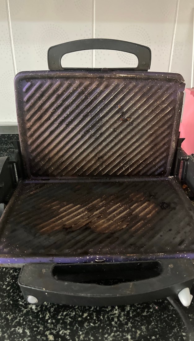 Parlak Siyah Tost ve Sandviç Makinesi - Görsel 2