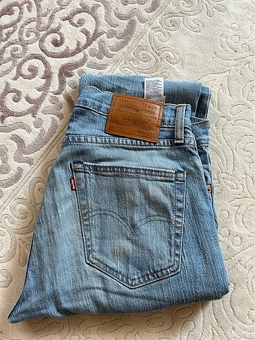 Levis kot