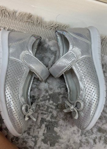 Kız Çocuk Gri Velcro Bantlı Babet - Görsel 4