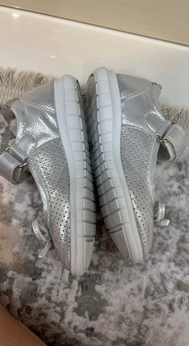 Kız Çocuk Gri Velcro Bantlı Babet - Görsel 3